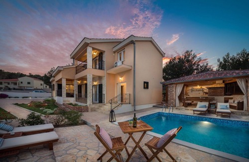 Pridraga Villa | Villa in a lush coastal landscape