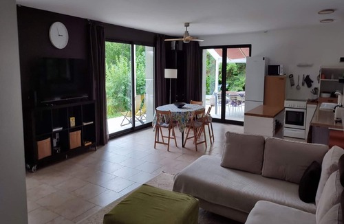 Bruniquel Villa | Villa in Bruniquel by Aveyron River