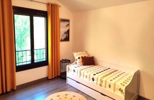 Bruniquel Villa | Villa in Bruniquel by Aveyron River