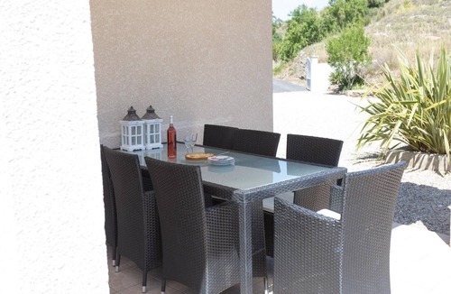 Castelnau-d'Aude Villa | Villa in Castelnau d'Aude with Heated Pool