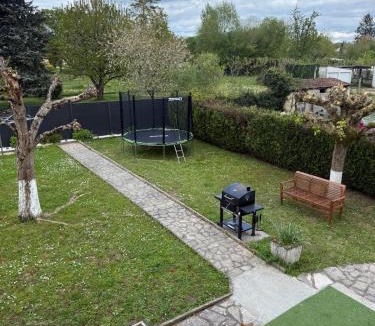 Cosne-Cours-sur-Loire Villa | Villa in Cosne