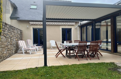 Dinard Villa | Villa in Dinard exceptional location a stone's throw from town center and beaches