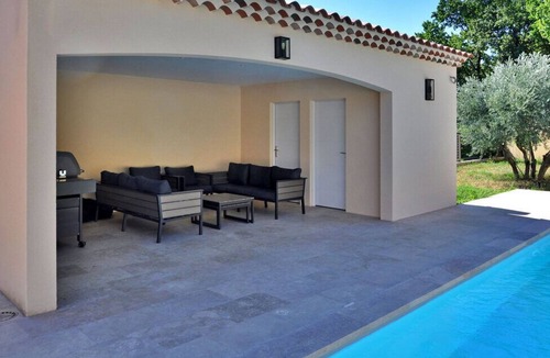 Chateauneuf-de-Gadagne Villa | Villa in Provence, 10min from Avignon