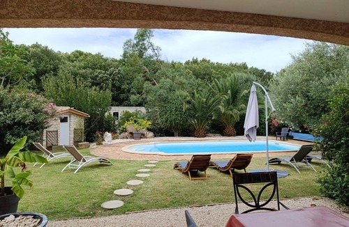 Saint-Victor-des-Oules Villa | Villa in the country