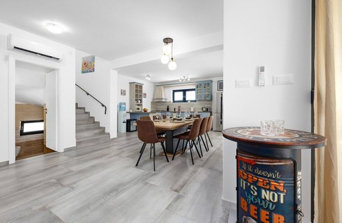 Krnica Villa | Villa in Krnica with Pool near Rock Beach