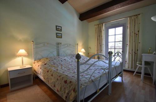 La Tour-Sur-Orb Villa | Villa in La Tour-sur-Orb with Pool & Garden