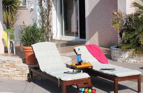 Rousson Villa | Villa in Languedoc with Pool near Historic Cities