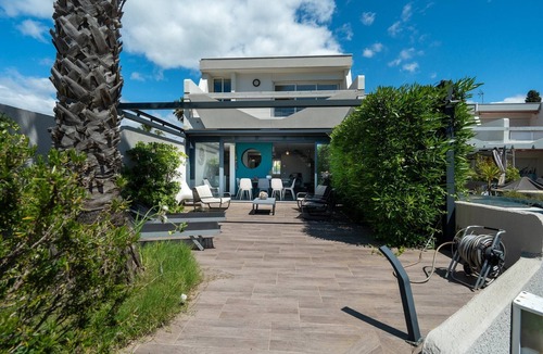 Le Grau-Du-Roi Villa | Villa in Le Grau du Roi with Stunning Sea Views