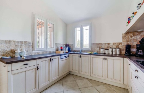 Le Muy Villa | Villa in Le Muy with Private Pool & Forest