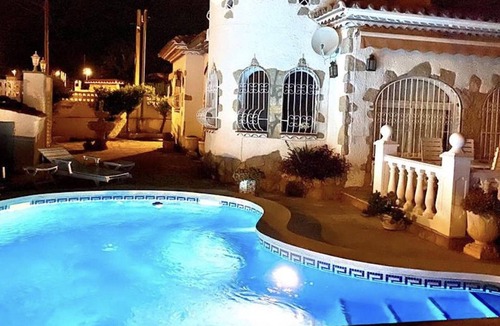 Miami Platja Cottage | Villa in Miami Platja with Private Pool