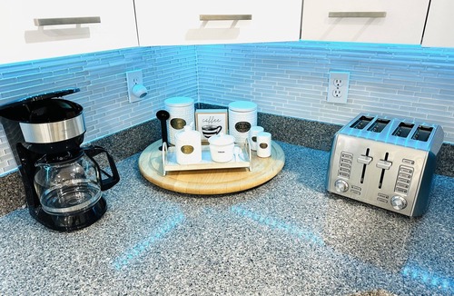 Richmond West House | Villa in Miami with Heated Pool & Salt System
