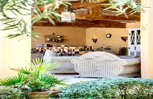 Nalliers House | Villa in Nalliers with Private Pool and Garden