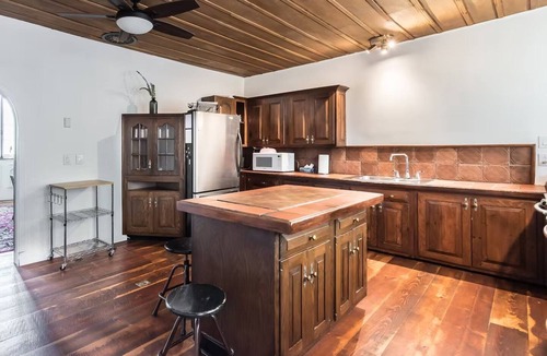 Ville-Marie House | Villa in old port Montreal
