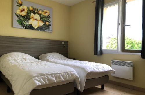 Les Forges House | Villa in Parthenay with Bubble Bath