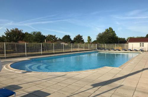 Les Forges House | Villa in Parthenay with Bubble Bath