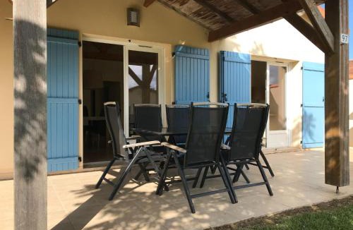 Les Forges House | Villa in Parthenay with Bubble Bath