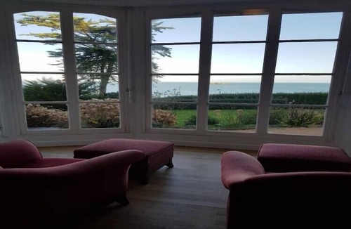 Plougasnou Villa | Villa in Primel with Sea View and Beach Access