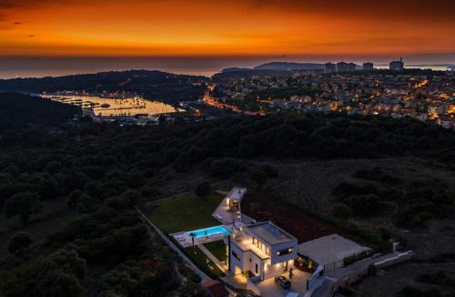 Vintijan Villa | Villa in Pula with Pool near Roman Ruins