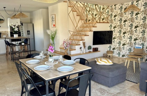 Balaruc-les-Bains Villa | Villa in quiet neighborhood with pool (3 stars)