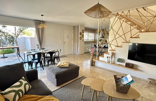 Balaruc-les-Bains Villa | Villa in quiet neighborhood with pool (3 stars)