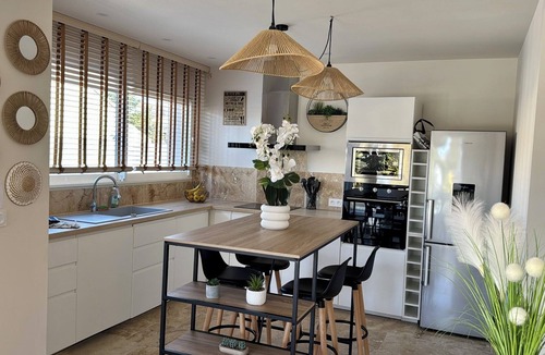 Balaruc-les-Bains Villa | Villa in quiet neighborhood with pool (3 stars)
