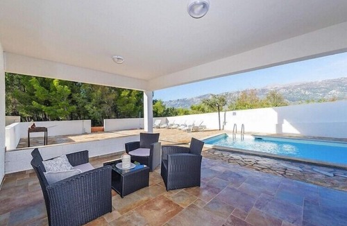 Rovanjska Villa | Villa in Rovanjska with Sea Views & Pool