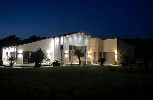 Saint-Corneille Villa | Villa in Saint-Corneille with Private Jacuzzi