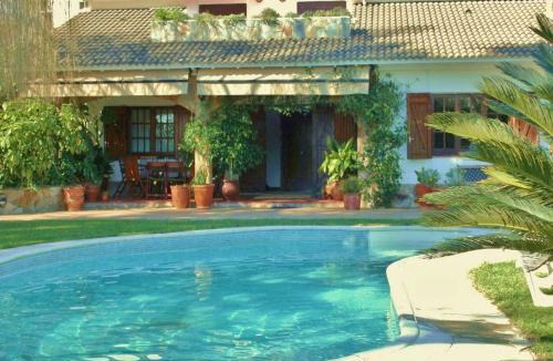 Sant Pol De Mar Villa | Villa in Sant Pol near Crystal Beach