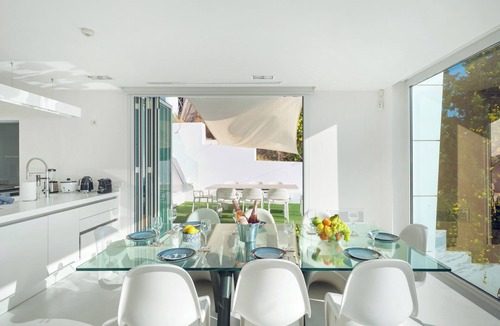 Sitges Ski Chalet | Villa in Sitges |Pool|Jacuzzi|BBQ|Views|AC|12P