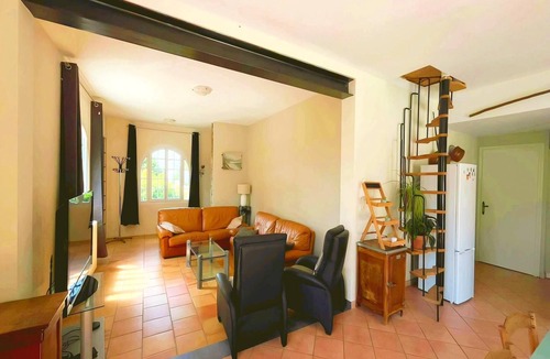 Saint-Denis House | Villa in St Denis with Pool & Pyrenees View