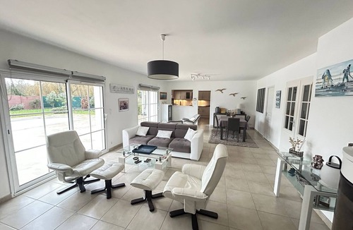 Saint-Jean-de-Monts House | Villa in St Jean de Monts with heated pool, air conditioning, and WiFi