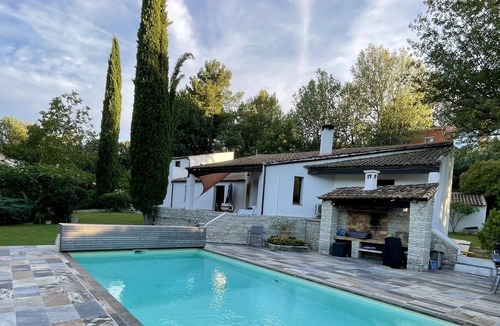 Chateauneuf-le-Rouge Villa | Villa IN THE Countryside Aixoise