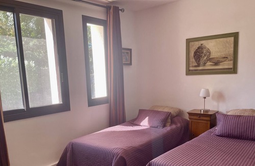 Chateauneuf-le-Rouge Villa | Villa IN THE Countryside Aixoise