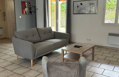 Bagnols-sur-Ceze Villa | Villa in the South with swimming pool, garden, terrace, close to tourist area.