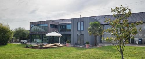 Liffre Villa | VILLA INATTENDUE