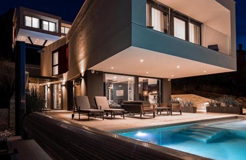 Kali Villa | Villa Infinity - Luxurious seaview Villa with enchanting Pool