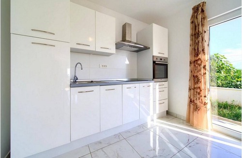 Milohnici Villa | Villa Isabella - Four Bedroom Villa with Swimming Pool
