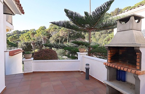 Lloret de Mar Cottage | Villa Isamar – Villa con piscina privada para 6 personas a solamente 200 metros de la playa Canyelles