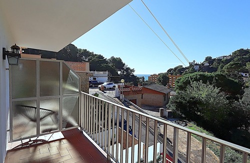 Lloret de Mar Cottage | Villa Isamar – Villa con piscina privada para 6 personas a solamente 200 metros de la playa Canyelles