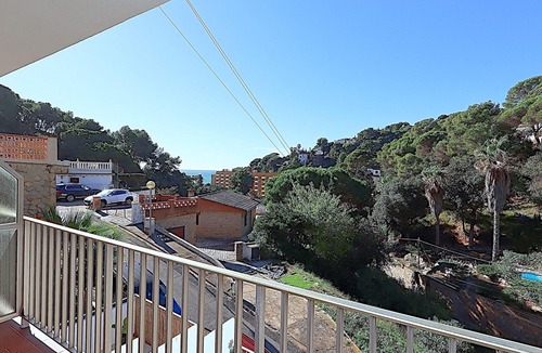 Lloret de Mar Cottage | Villa Isamar – Villa con piscina privada para 6 personas a solamente 200 metros de la playa Canyelles