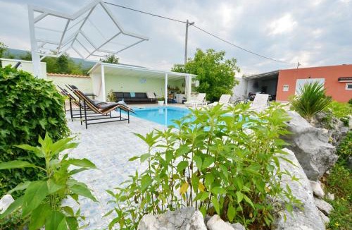 Dicmo Villa | Villa Iva