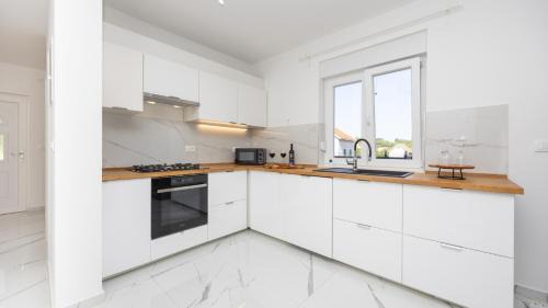 Primorski Dolac Villa | Villa Ivan by Villas Guide