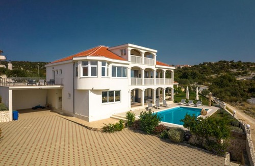 Sevid Villa | Villa Ivana
