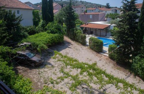 Murter Apartment | Villa Ivanka Murter ap D sa grijanim bazenom i besplatnim parkingom