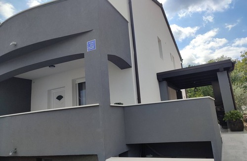 Soline Villa | Villa Ivka with Swimming Pool