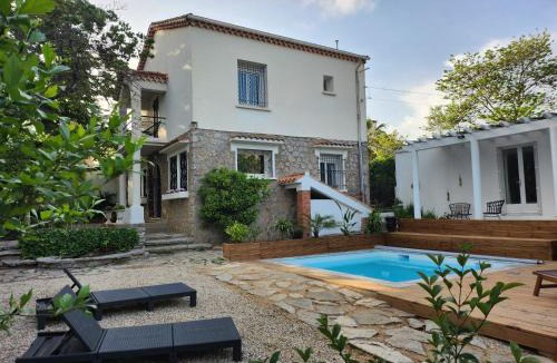 Beziers House | Villa Jalna