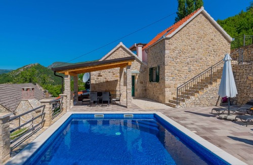 Prolozac Villa | Villa Janja - Makarska by Villas Guide
