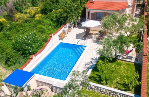 Banjol Villa | Villa Jano by Villas Guide