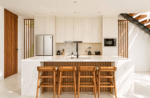 Batubelig Villa | Villa Janoor by GORO