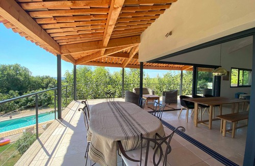 Aubussargues Villa | Villa Japandi with view - en Uzège
